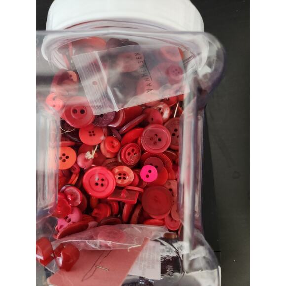 Red Buttons of various shapes/sizes, new, vintage - Picture 4 of 5